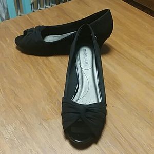 Black dress open toed shoes size 9M